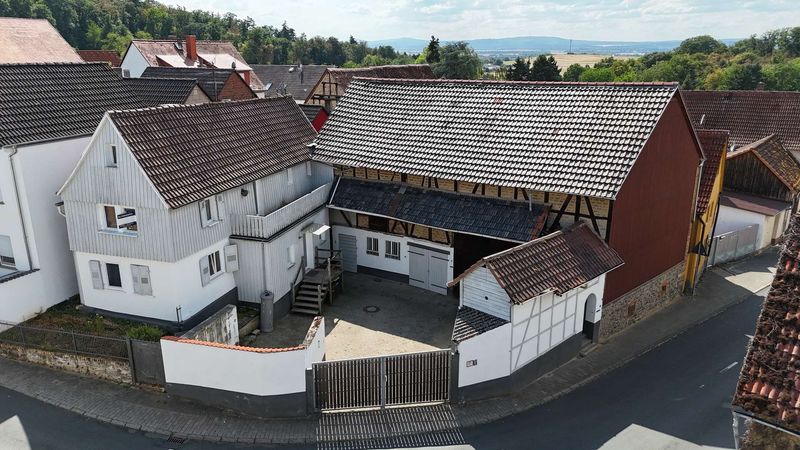 Ein Zuhause für Menschen mit Ideen und Tatkraft – traditionelle Hofreite in Reichelsheim OT